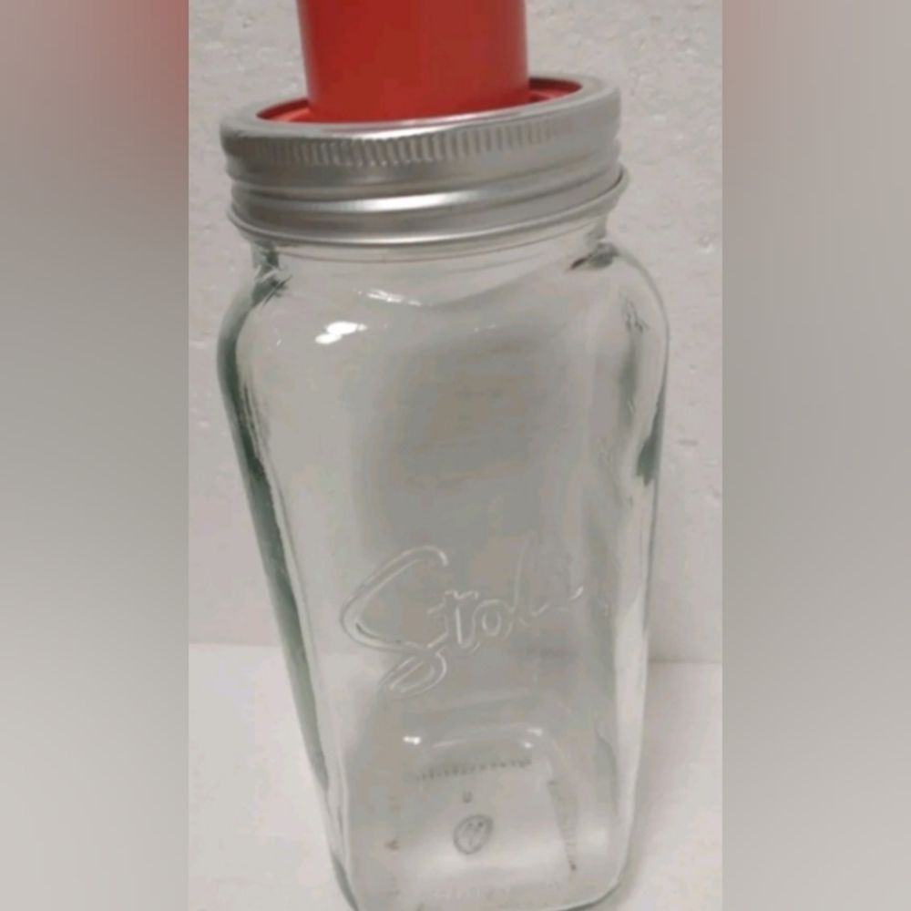 STOLI Glass Shaker, Strainer, Juicer Measurement Marks(ml, oz) 9" -RARE EUC